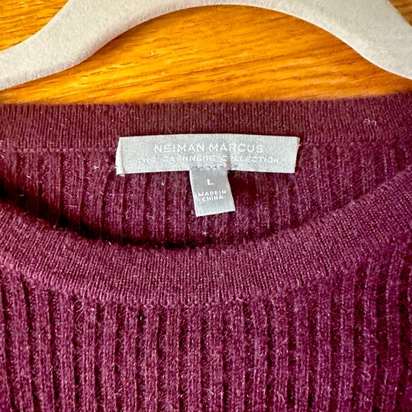 Neiman Marcus EUC cashmere sweater; size L; color aubergine with side buttons - Picture 4 of 4